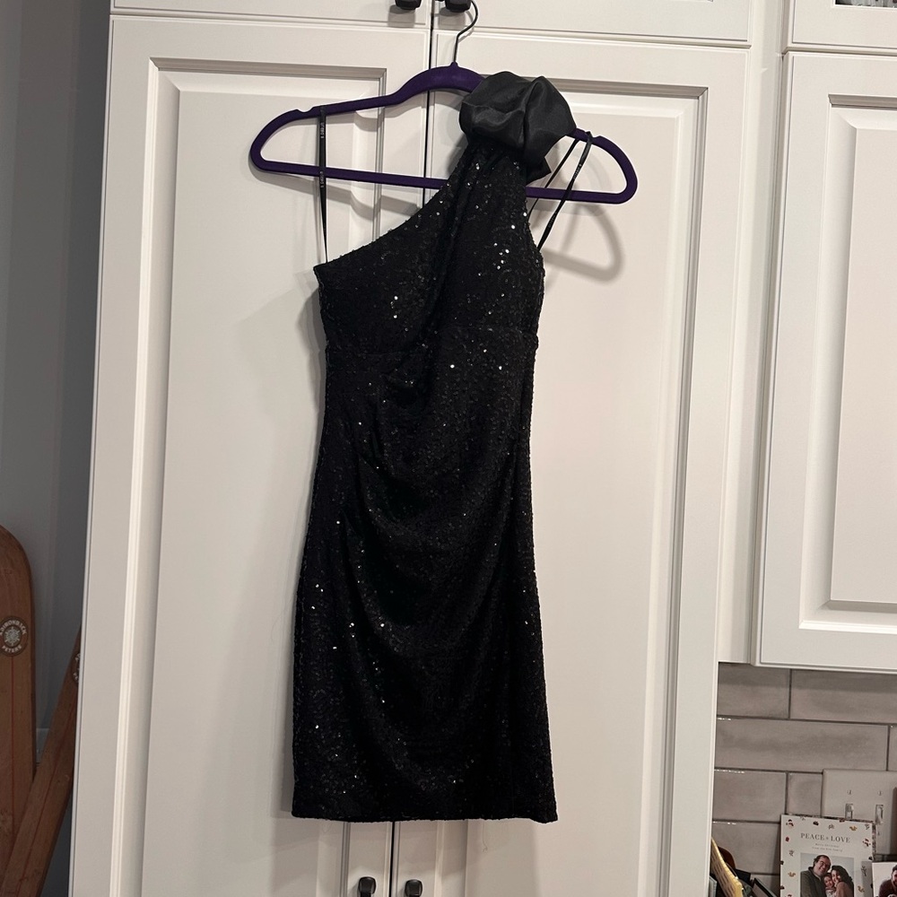 EUC B Darlin Sparkling Sequin Black One-Shoulder Dress Size 1/2